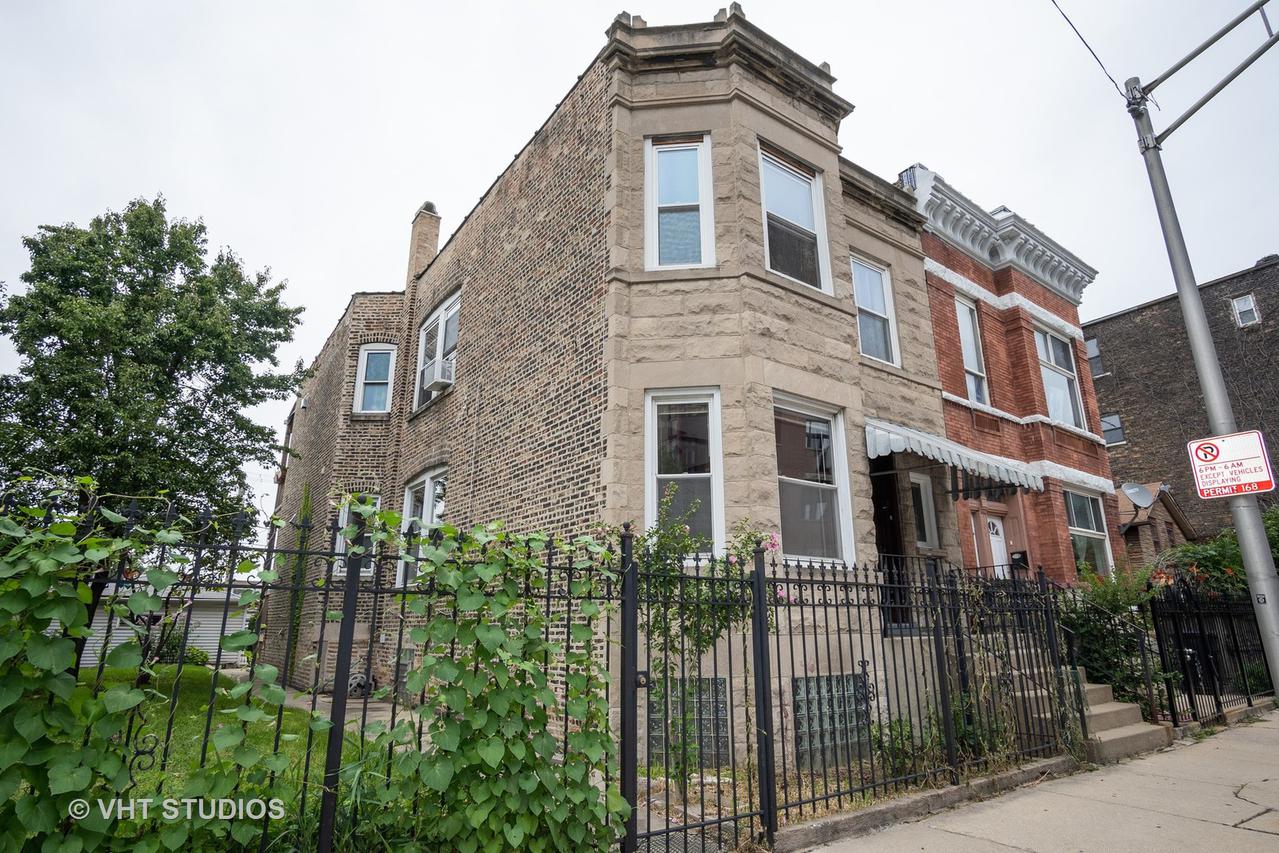 2010 W Superior St., Chicago, IL 60612