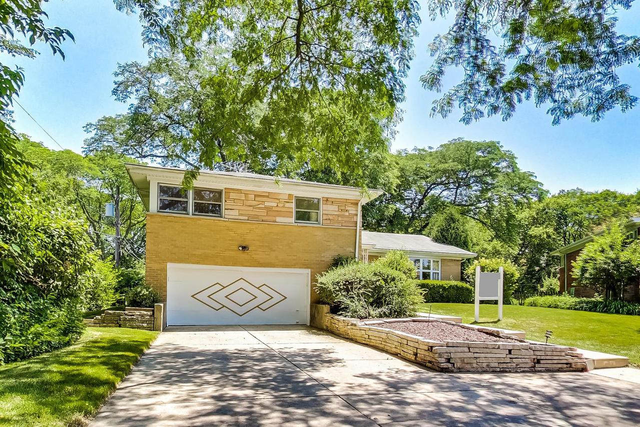 2839 Birchwood Ct., Wilmette, IL 60091
