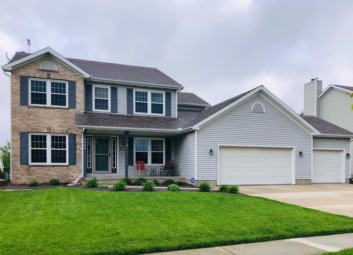 3304 Eagle Crest Rd., Bloomington, IL 61704