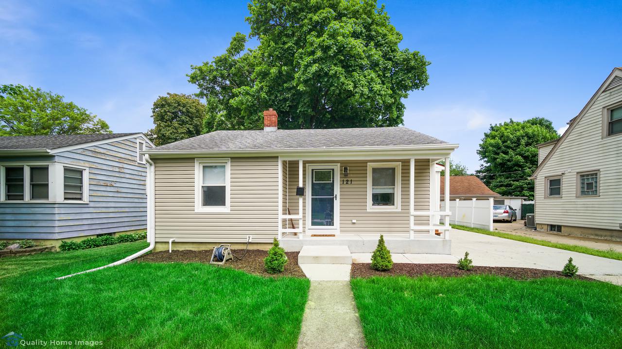121 N Oak St., West Chicago, IL 60185