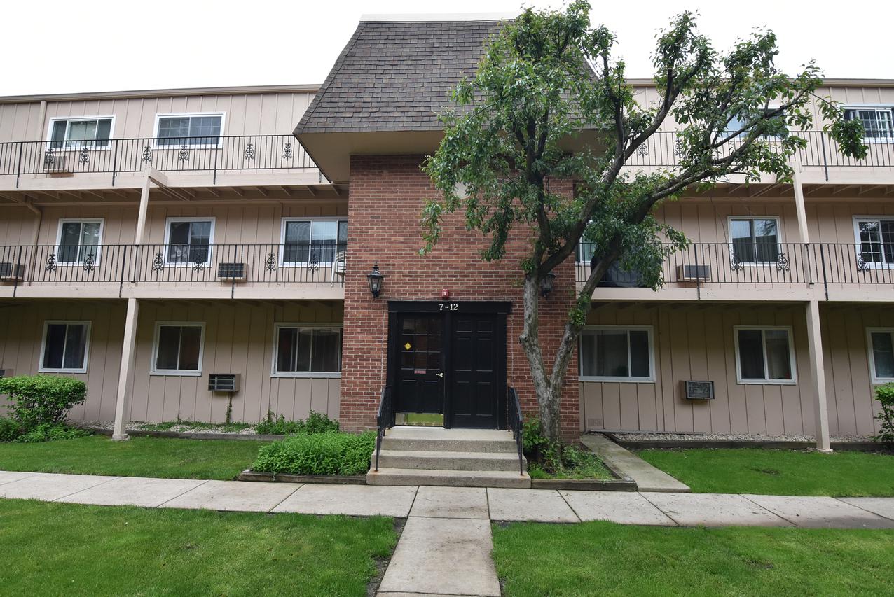 2508 Algonquin Rd. #7, Rolling Meadows, IL 60008