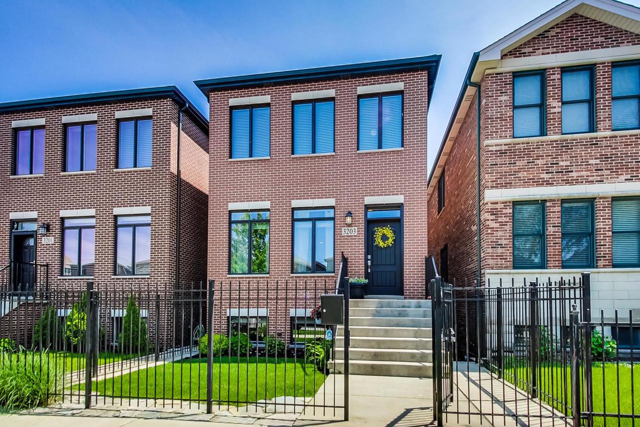 3203 S Throop St., Chicago, IL 60608