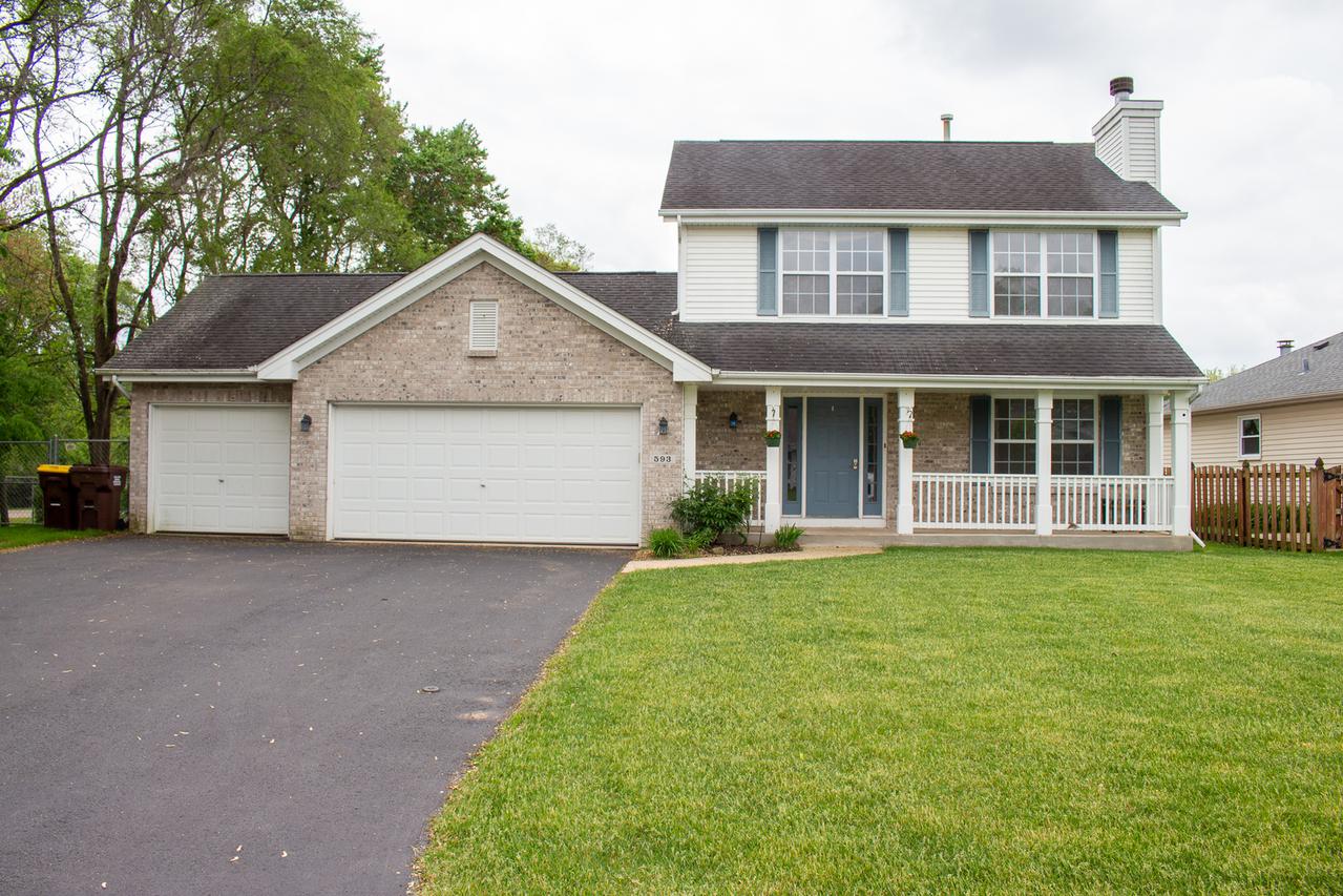 593 Riverhill Ct., Machesney Park, IL 61115