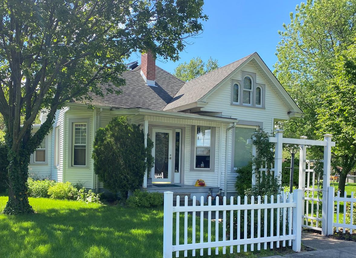 109 N Broadway St., Fisher, IL 61843