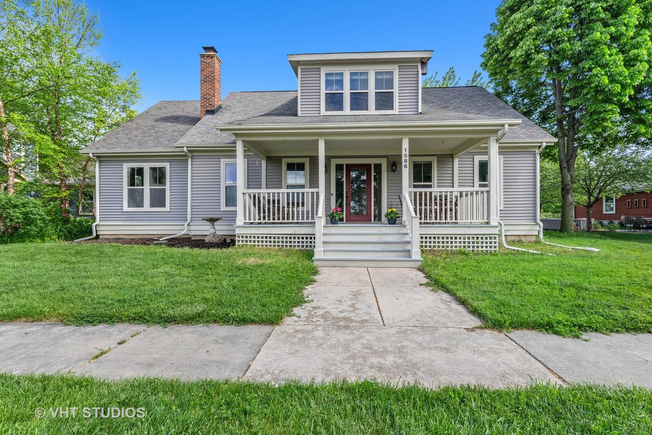1586 Levi Baxter St., Grayslake, IL 60030