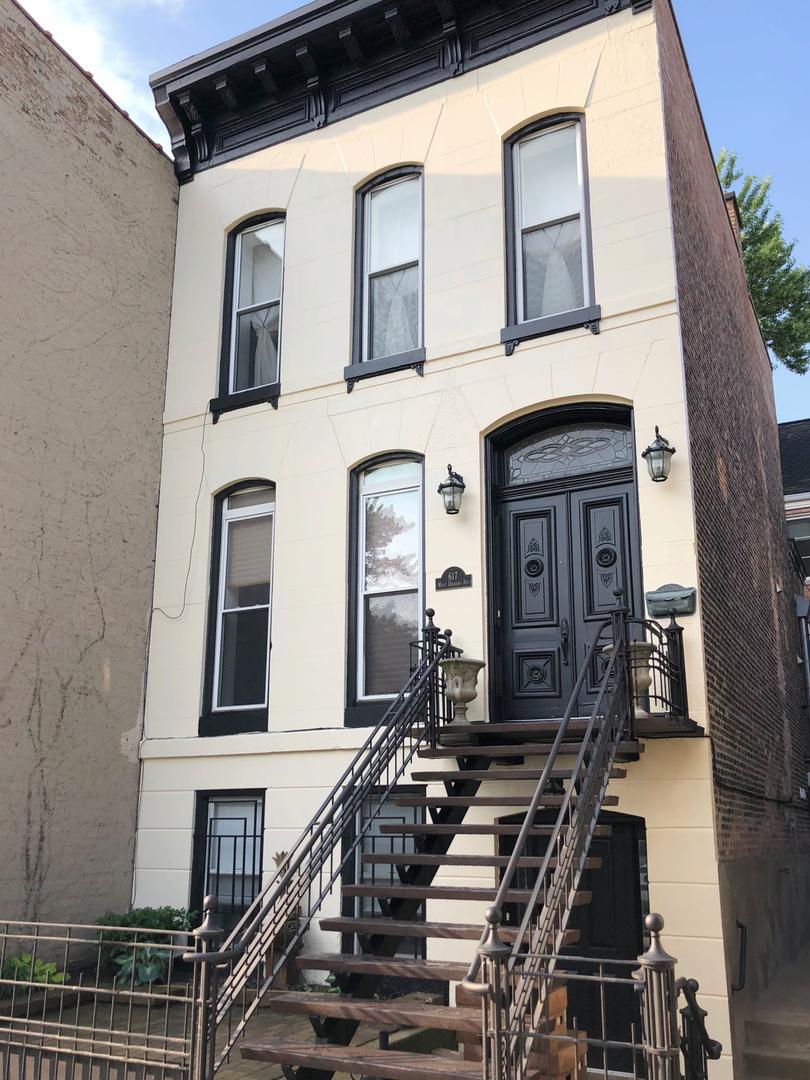 617 W Dickens Ave., Chicago, IL 60614