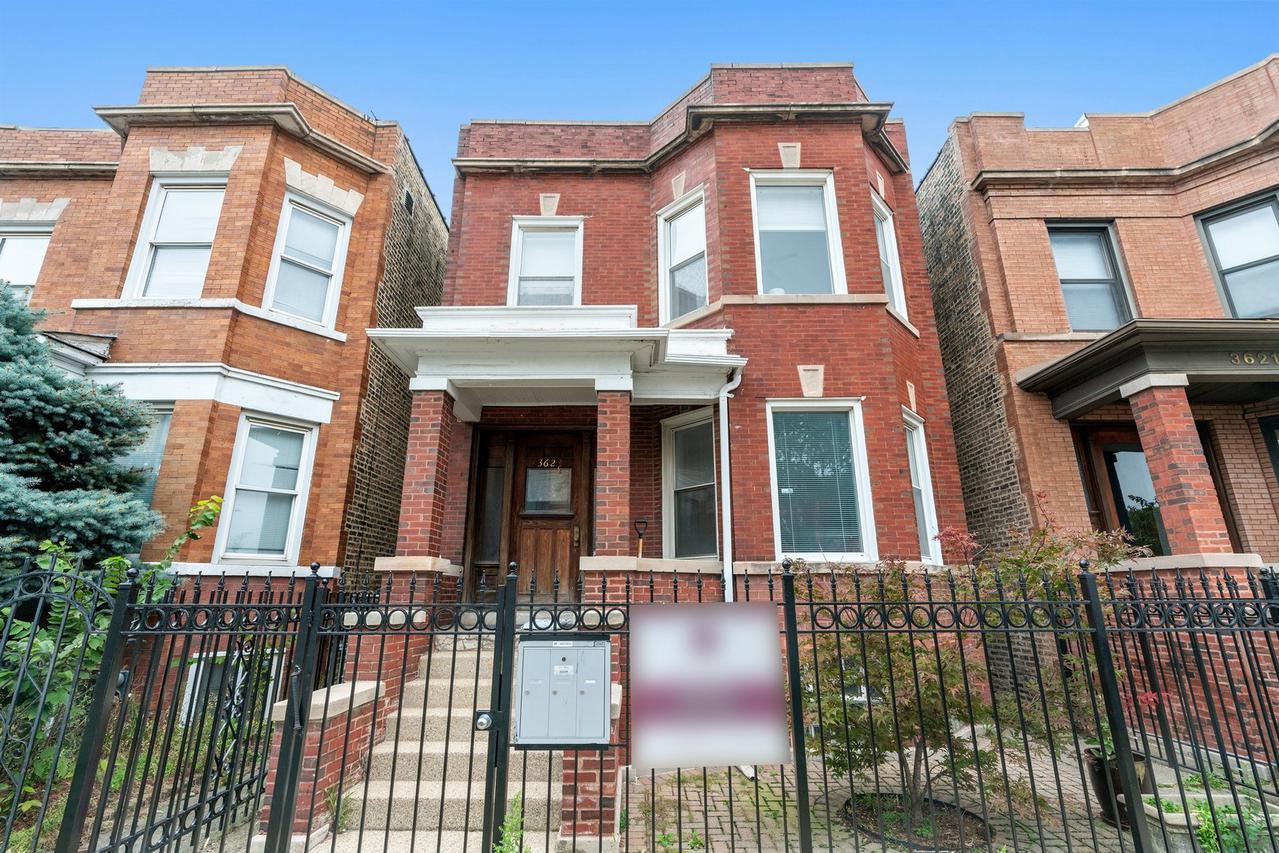 3623 N Ashland Ave., Chicago, IL 60613