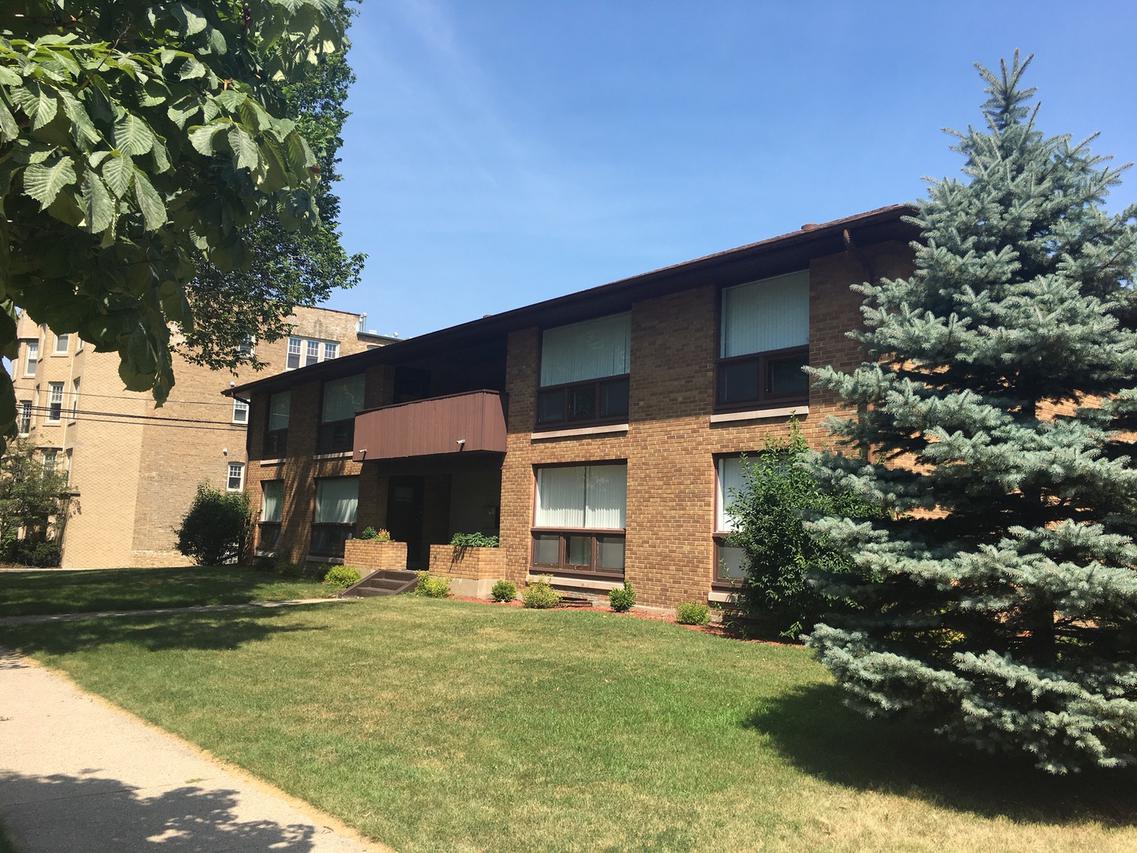 1605 Monroe St., Evanston, IL 60202