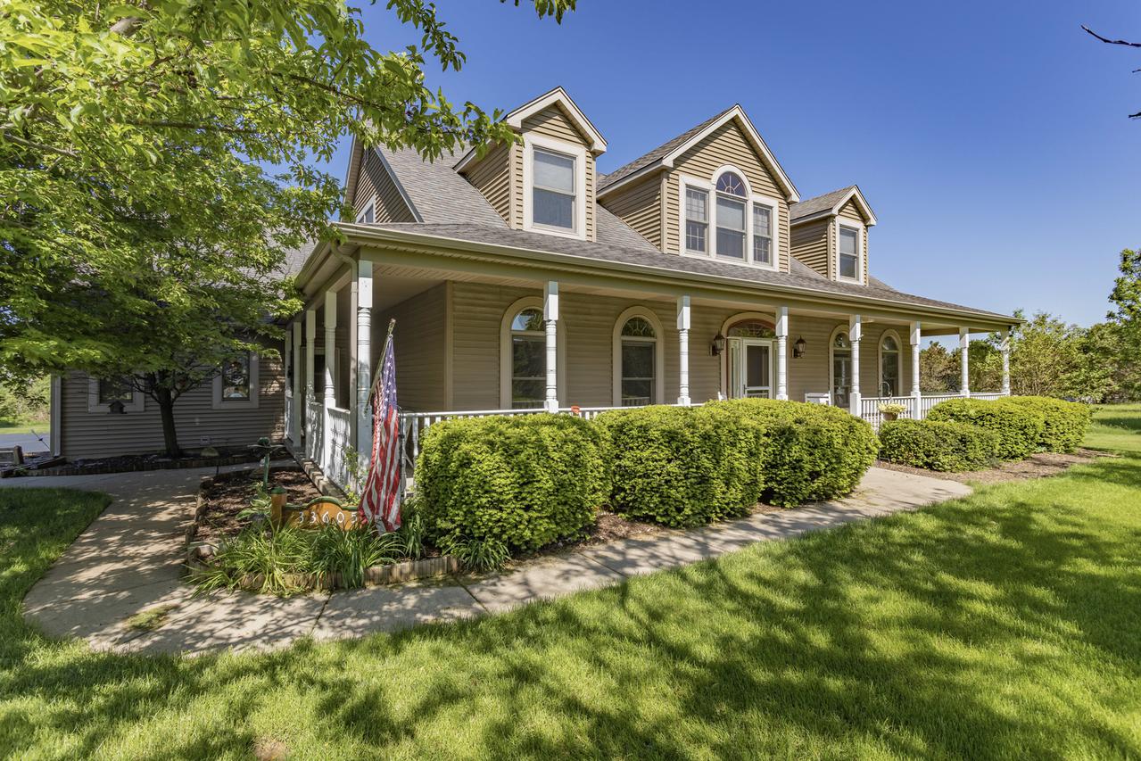 33605 E Pine Cir., Genoa, IL 60135