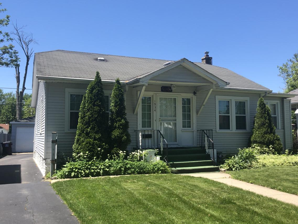 1934 S 17th Ave., Maywood, IL 60153