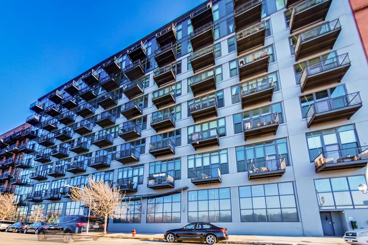 1224 W Van Buren St. #309, Chicago, IL 60607