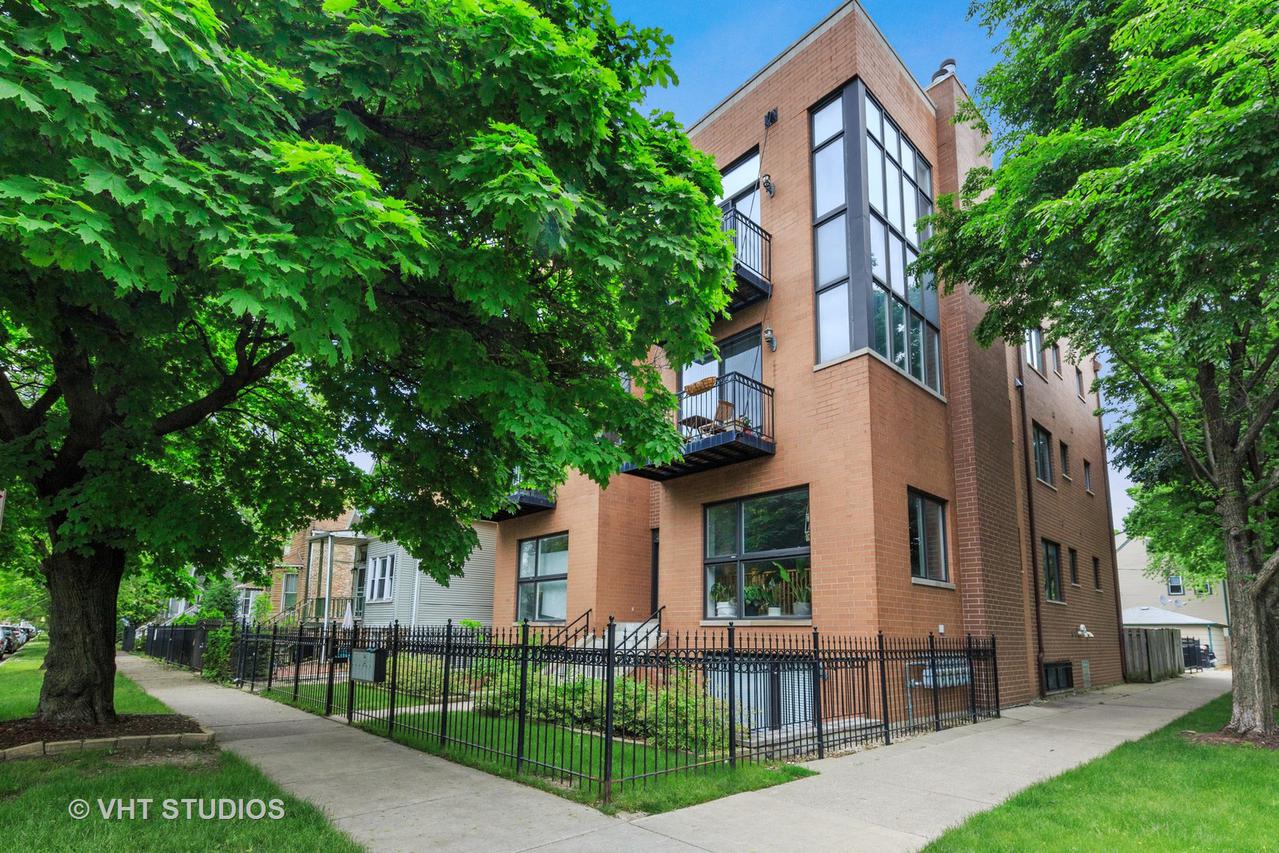 2901 N Fairfield Ave. #3S, Chicago, IL 60618