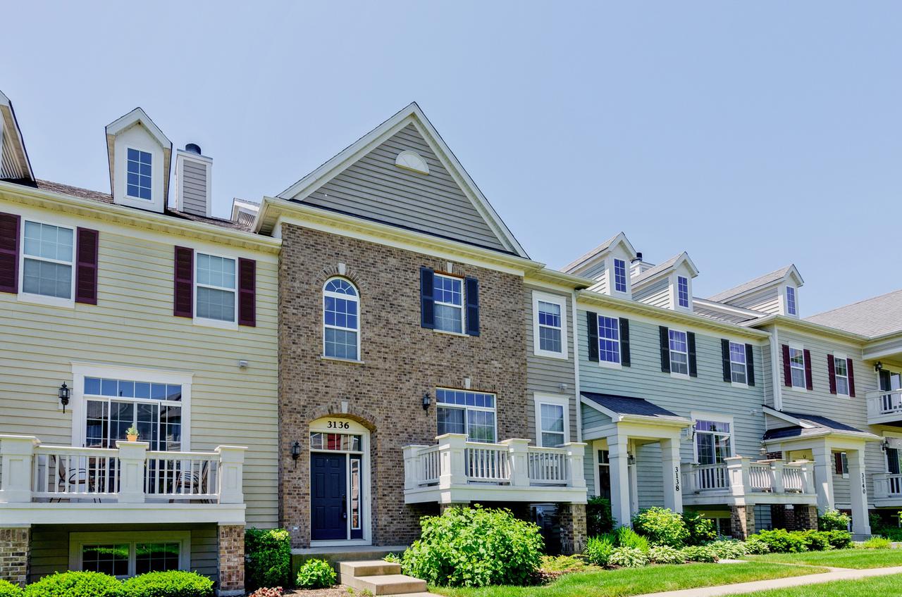 3136 Taunton St., Elgin, IL 60124