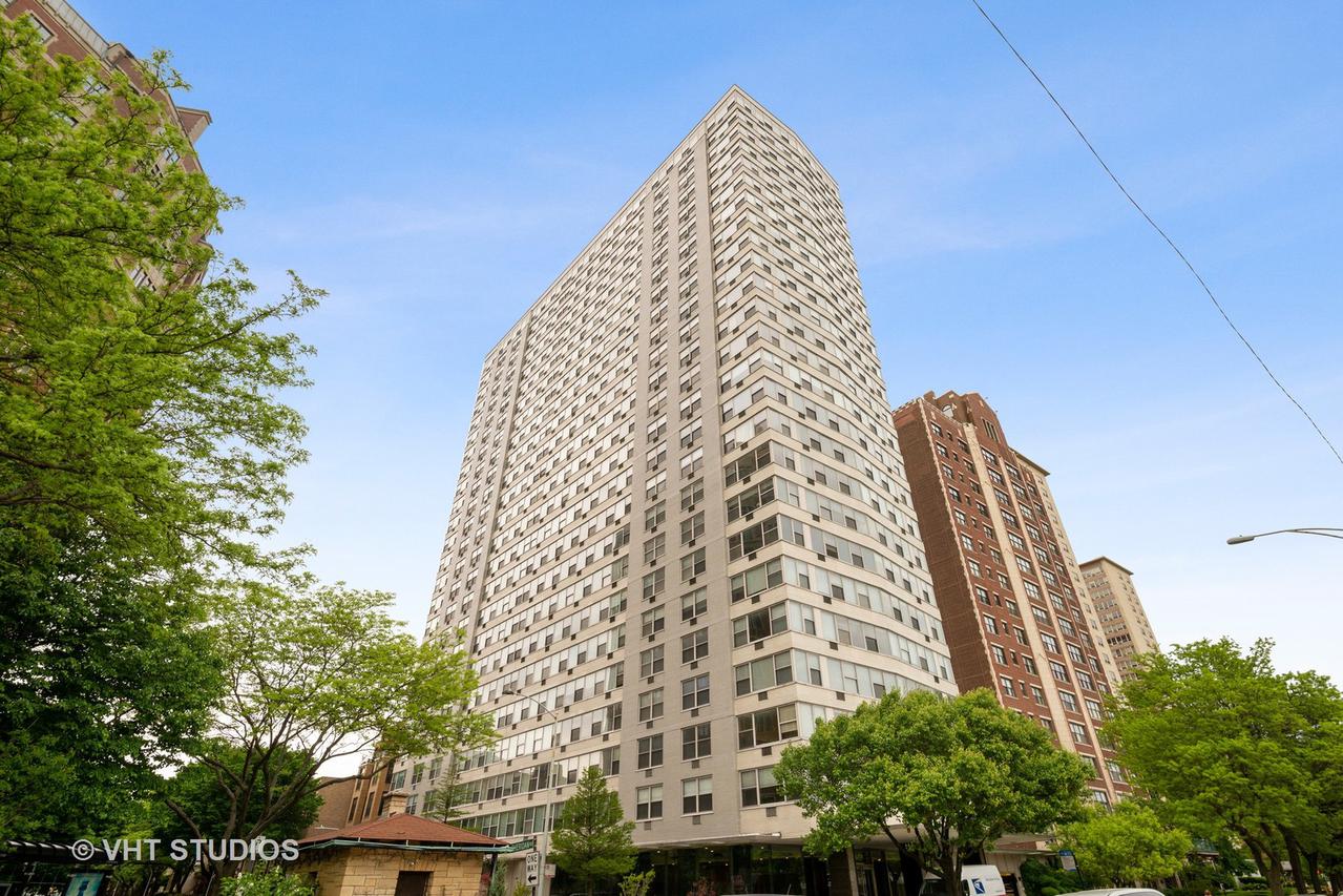 3900 N Lake Shore Dr. #15H, Chicago, IL 60613