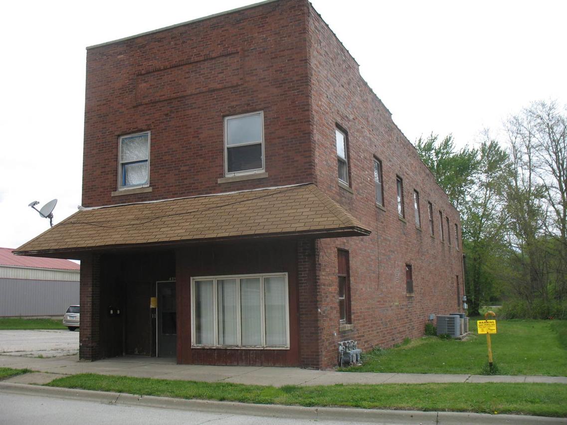 431 E Washington St., Clinton, IL 61727