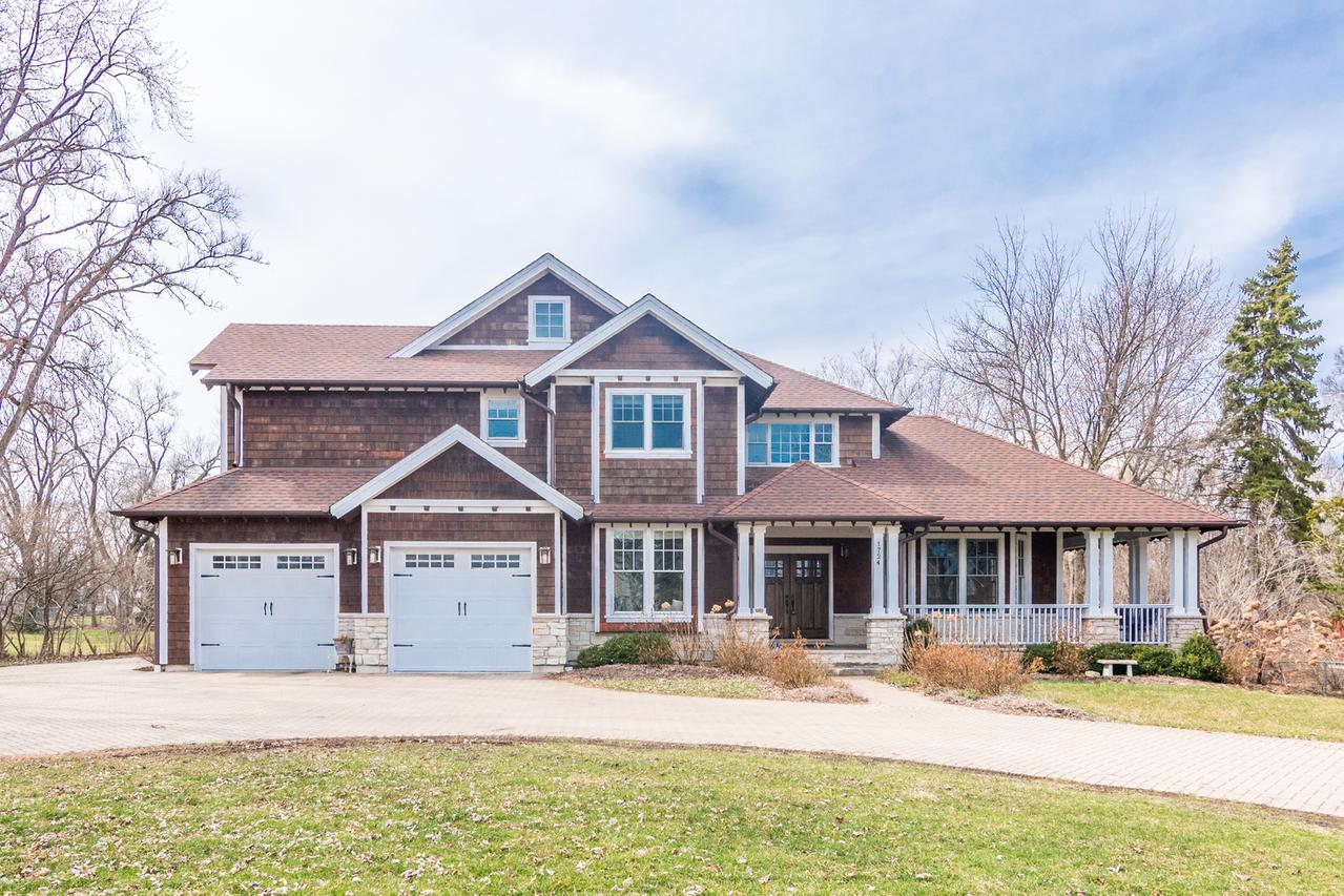 1724 N Windsor Dr., Arlington Heights, IL 60004