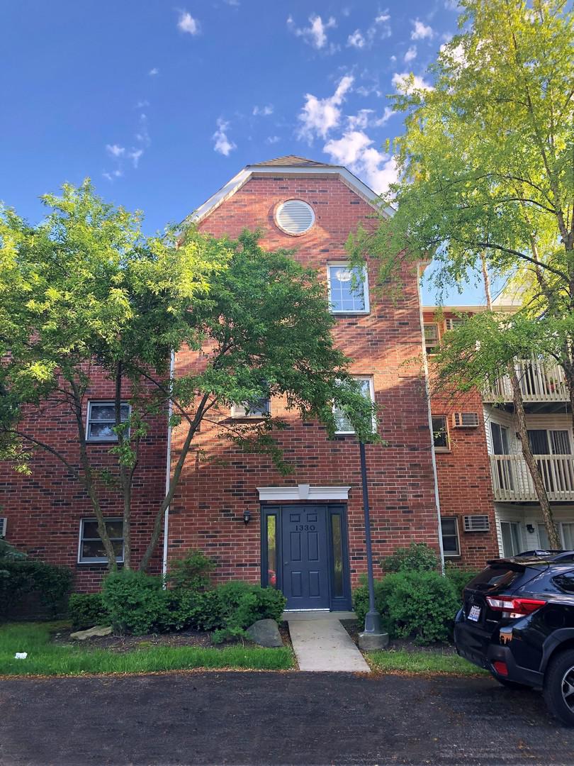 1330 Cunat Ct. #3C, Lake In The Hills, IL 60156