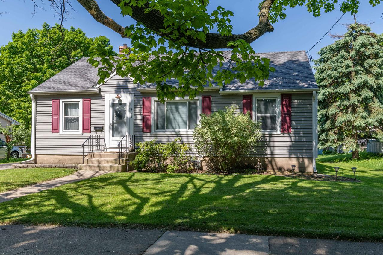 421 S 11th St., Dekalb, IL 60115