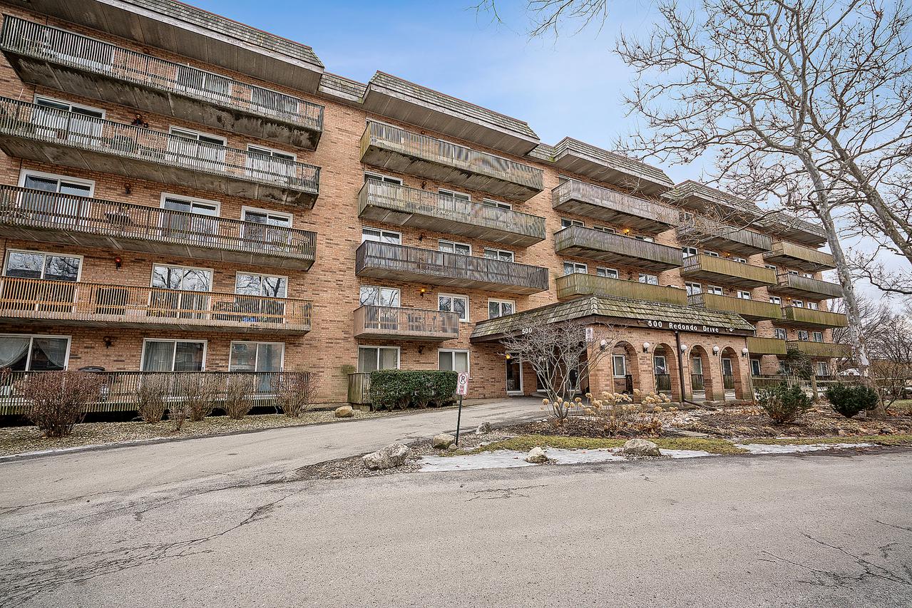 500 Redondo Dr. #312, Downers Grove, IL 60516
