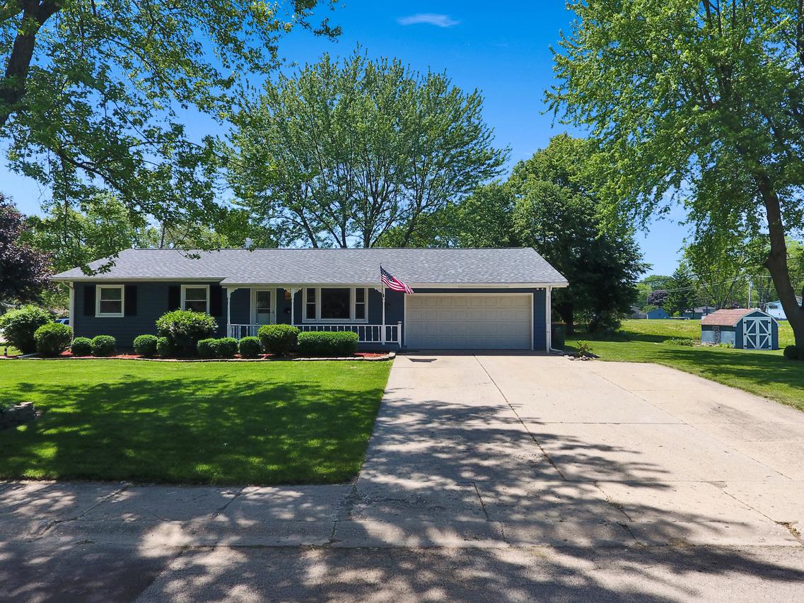 21 Codorus Rd., Montgomery, IL 60538