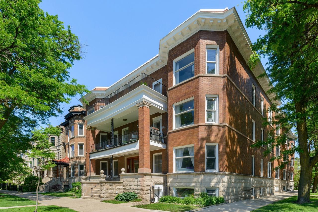 2608 N Whipple St. #1, Chicago, IL 60647