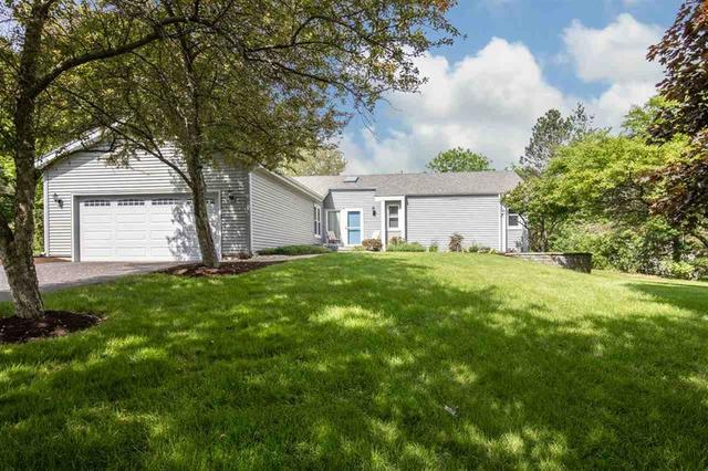 10416 Kings Ct., Roscoe, IL 61073