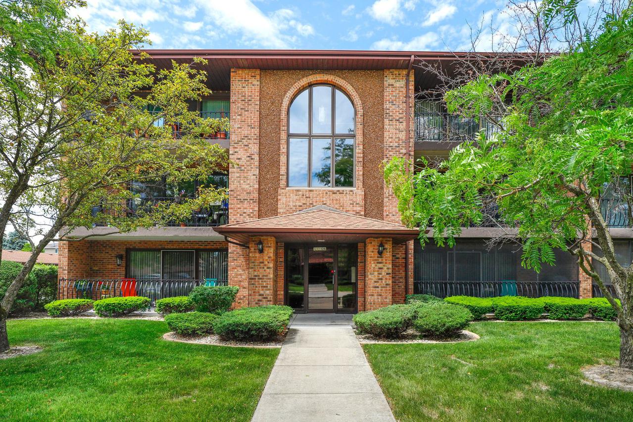 11106 Heritage Dr. #1C, Palos Hills, IL 60465