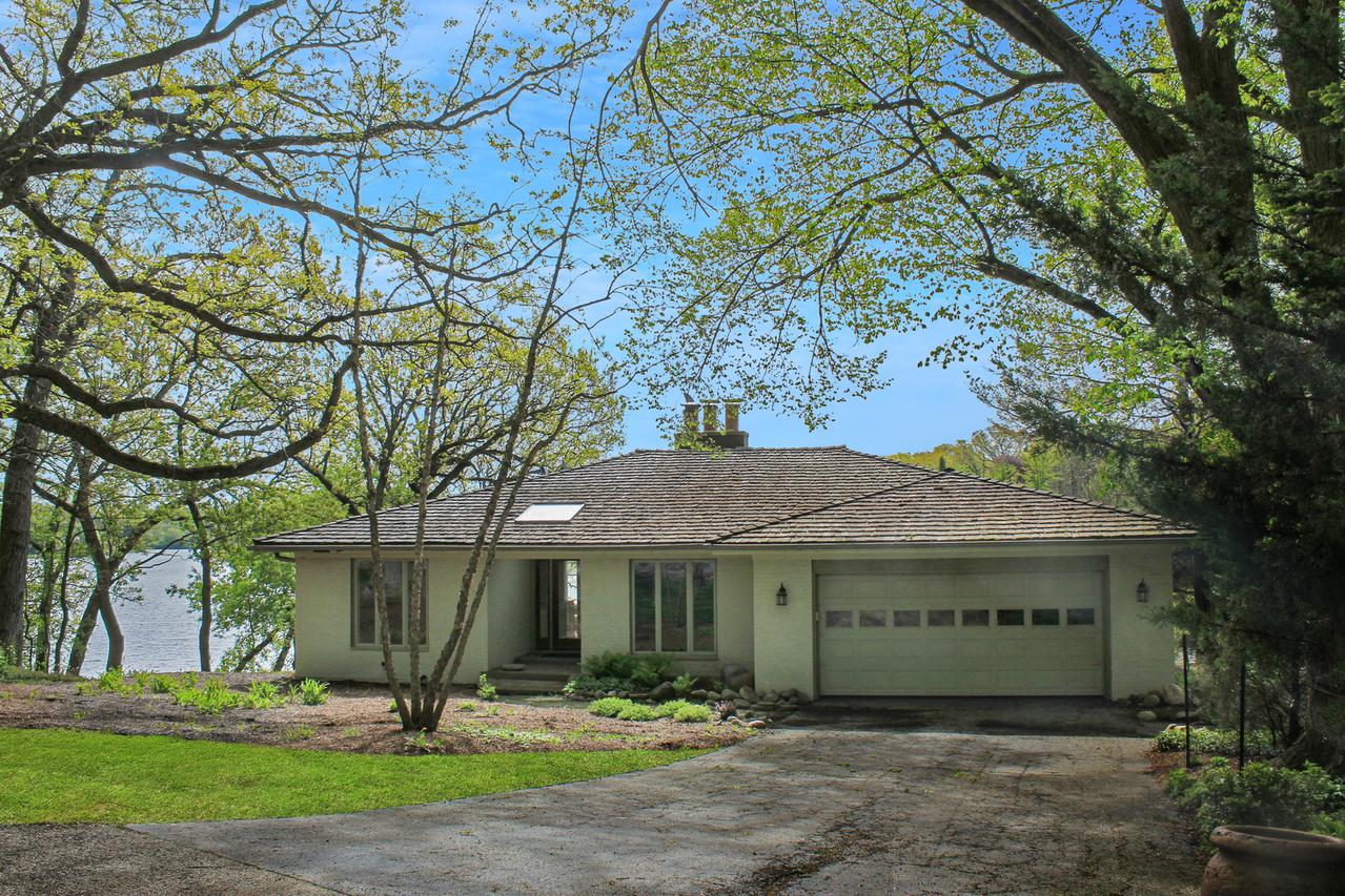 273 West Lake Shore Dr., Tower Lakes, IL 60010