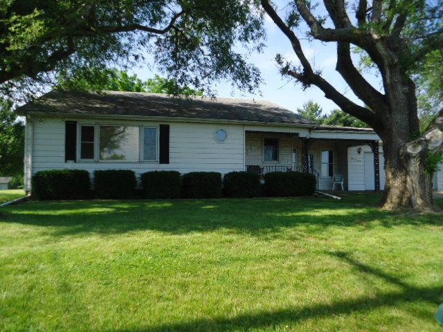 407 E Front St., Roanoke, IL 61561