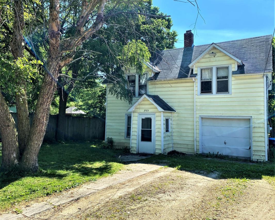 705 N 6th St., Dekalb, IL 60115