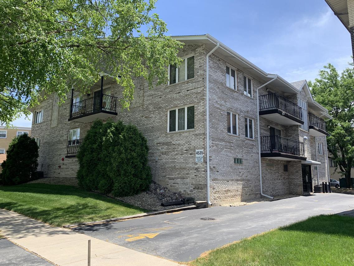 4535 Rumsey Ave. #2D, Oak Lawn, IL 60453