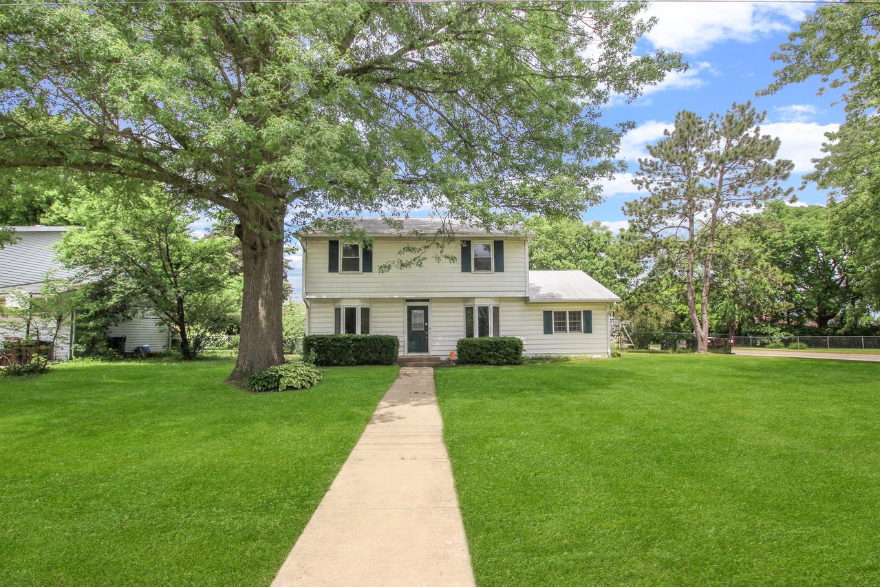 1908 W Laurel St., Freeport, IL 61032