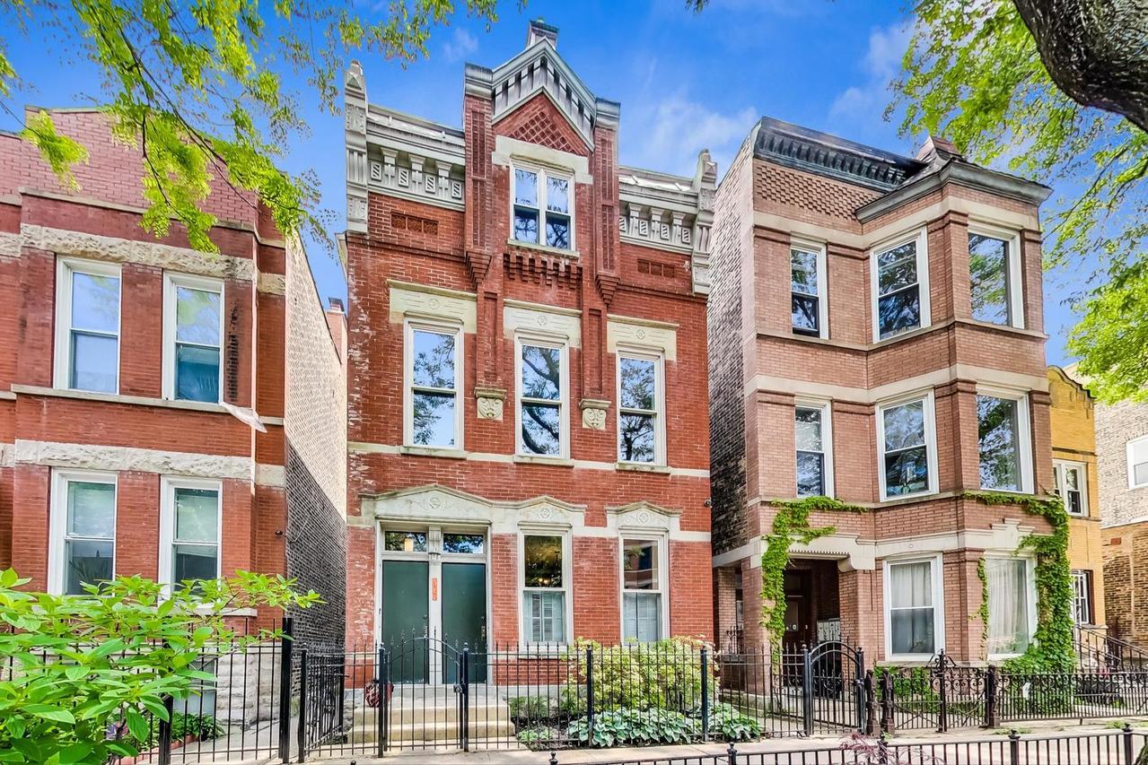 911 N Winchester Ave., Chicago, IL 60622