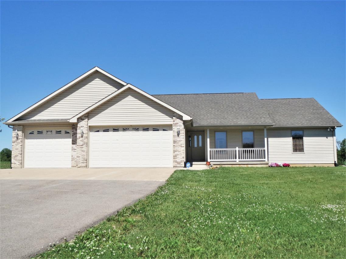 1176 N Blackhawk Rd., Oregon, IL 61061