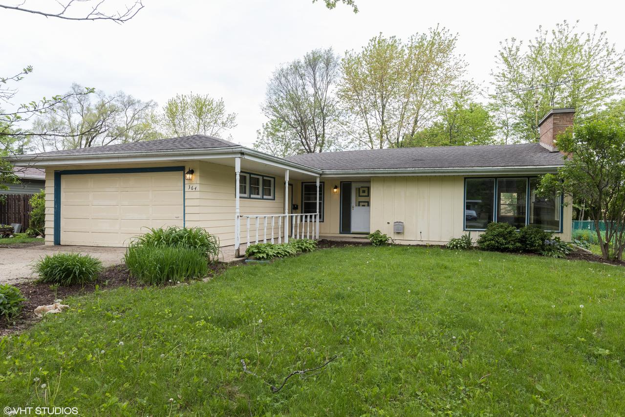 364 Maplewood Ln., Crystal Lake, IL 60014