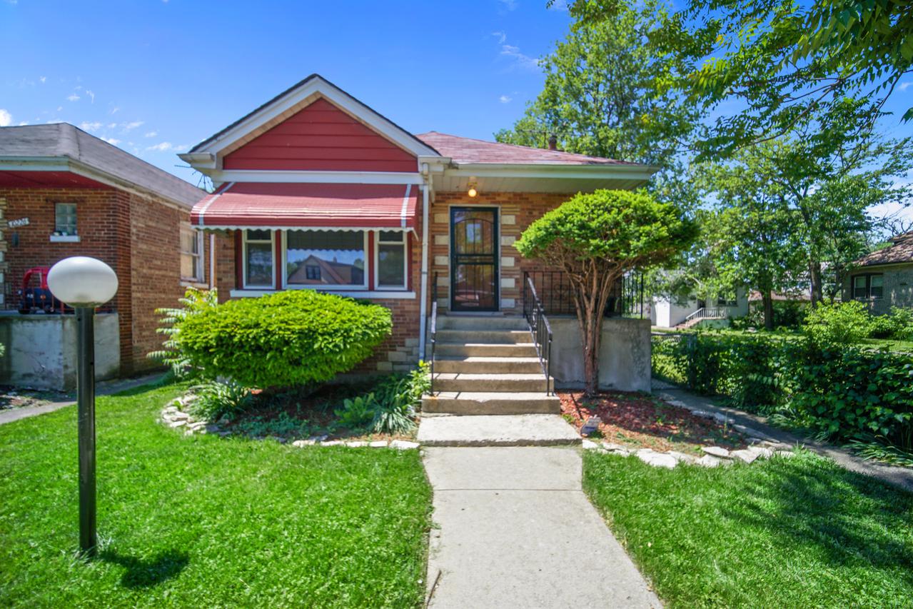 10222 S Carpenter St., Chicago, IL 60643