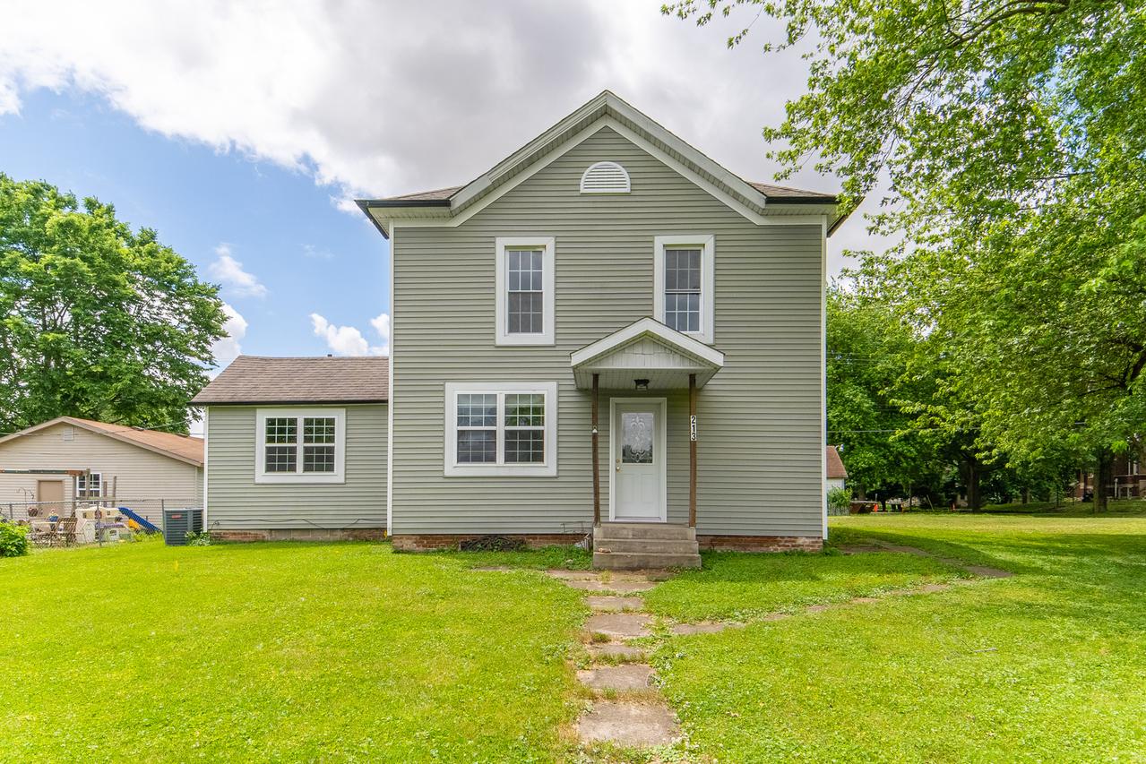 213 W Arch St., San Jose, IL 62682