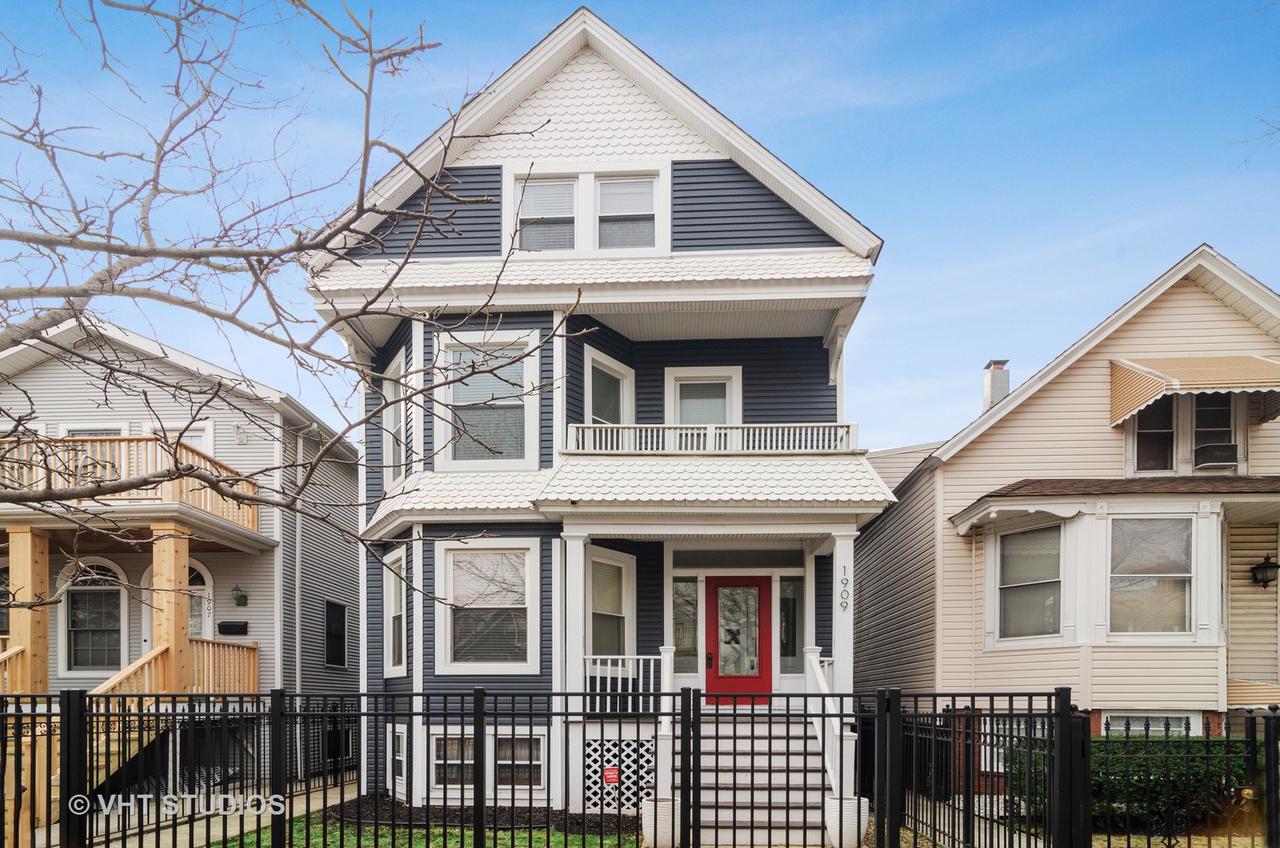 1909 W Wellington Ave., Chicago, IL 60657