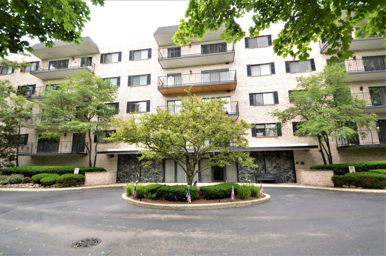 1S150 Spring Rd. #2G, Oakbrook Terrace, IL 60181