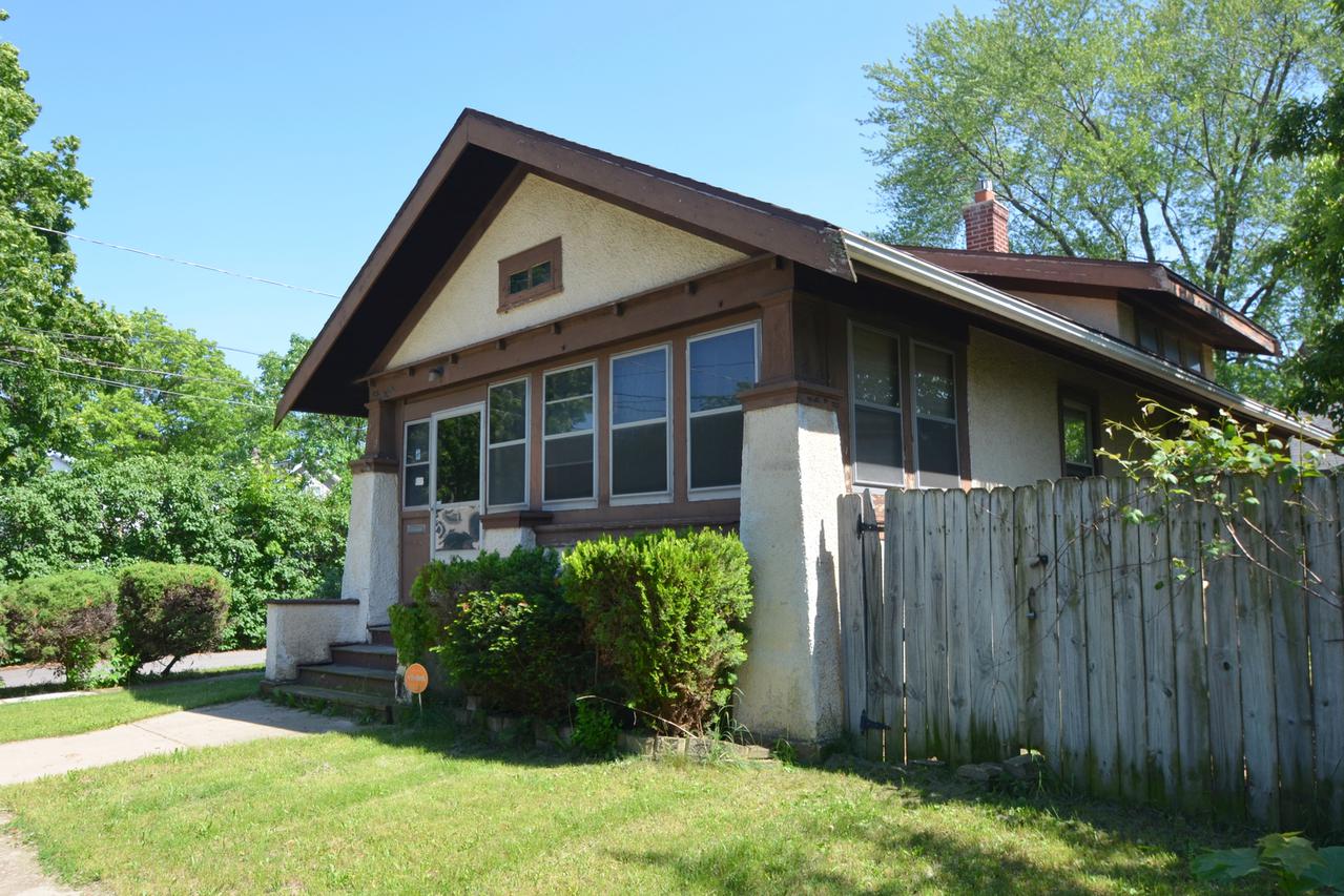 913 21st Ave., Rockford, IL 61104