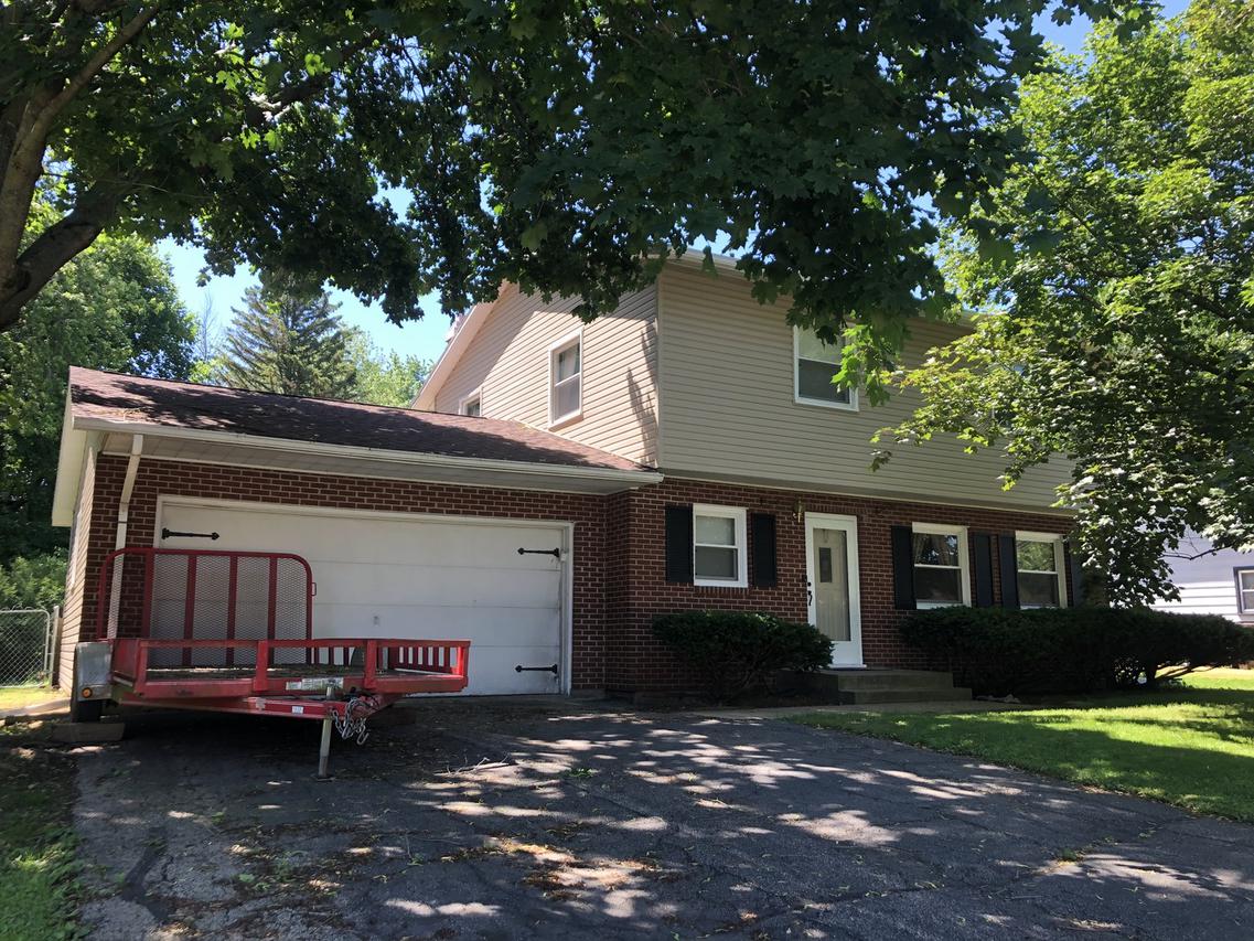 2001 W Revere St., Freeport, IL 61032