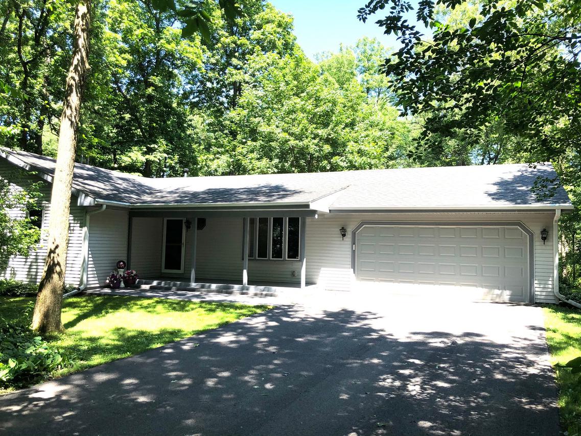 7570 Stacy Ct., Roscoe, IL 61073