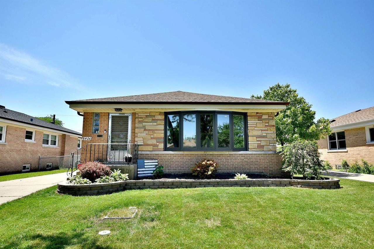 8426 N Oleander Ave., Niles, IL 60714