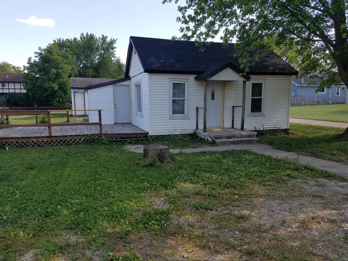 45 Elm St., South Wilmington, IL 60407
