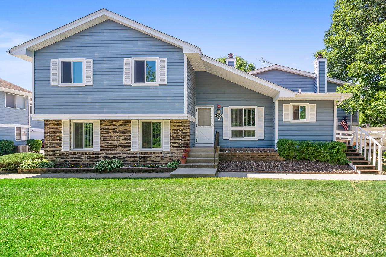 2405 Brunswick Cir. #B, Woodridge, IL 60517