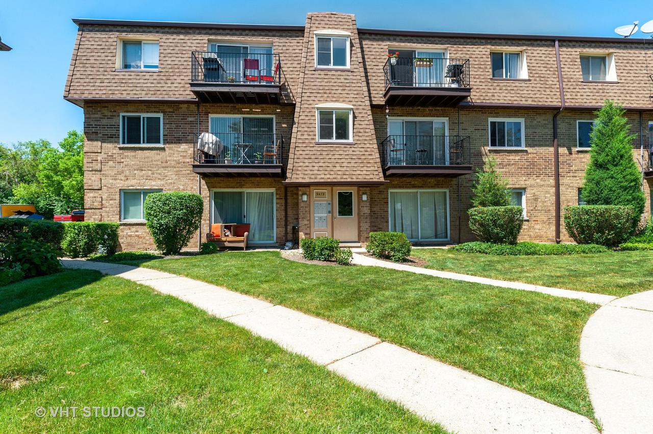 9473 Bay Colony Dr. #2E, Des Plaines, IL 60016