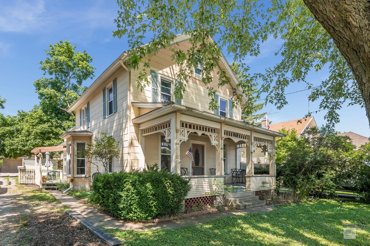 20 N Lincolnway St., North Aurora, IL 60542