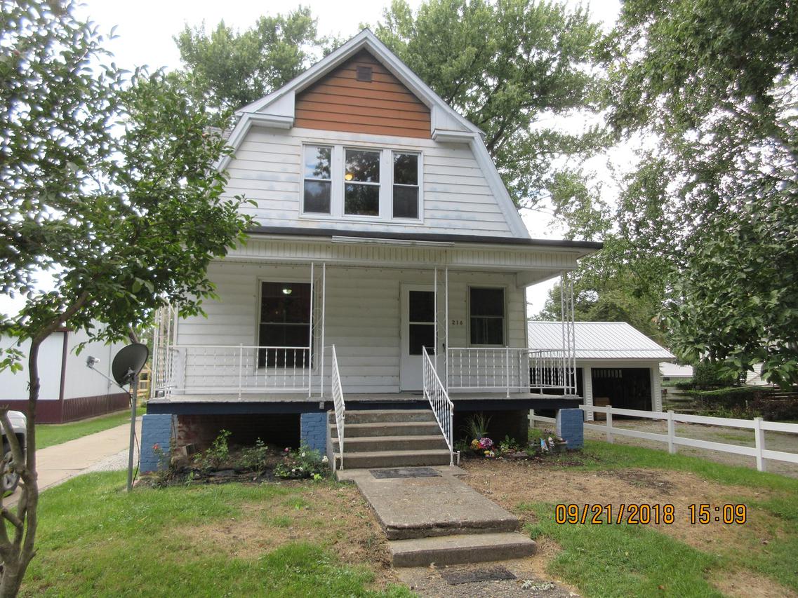 216 West St., Hume, IL 61932