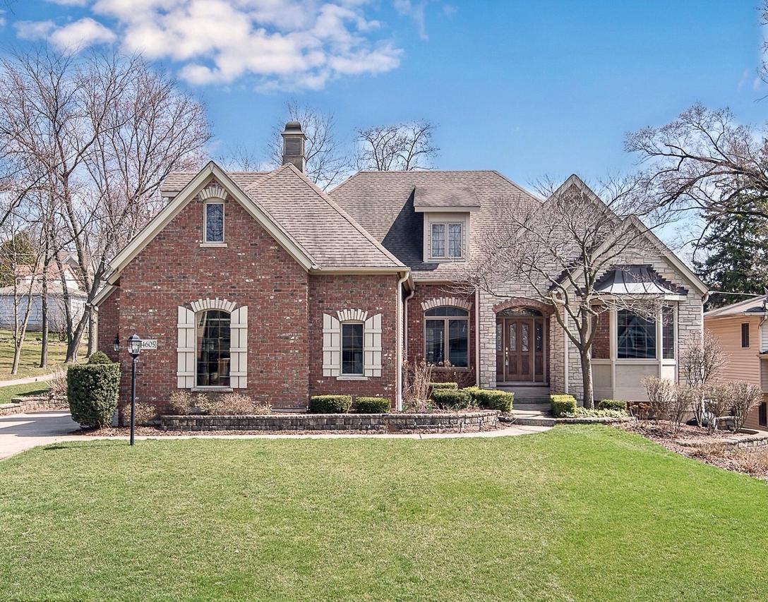 4605 Pershing Ave., Downers Grove, IL 60515