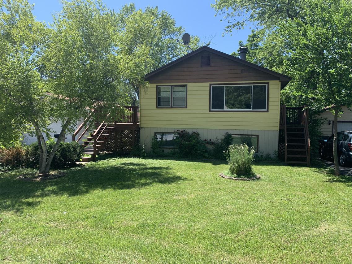 308 Forest Glen Dr., Round Lake Park, IL 60073